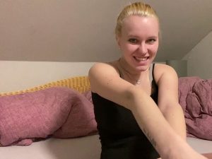 Nina-König Porno Video: GIBS MIR DOGGY! VOM EHEMANN DER NACHBARIN ZERFICKT!