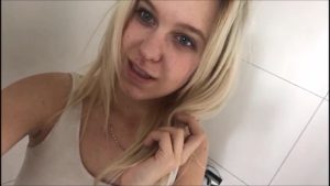 Nina-König Porno Video: Mein 1. Natursekt-Video